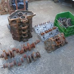 1968 Chevy (contact info removed) engine block 302 327 350 cranks aluminum heads pistons intake etc.