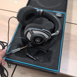 Sennheiser HD-700