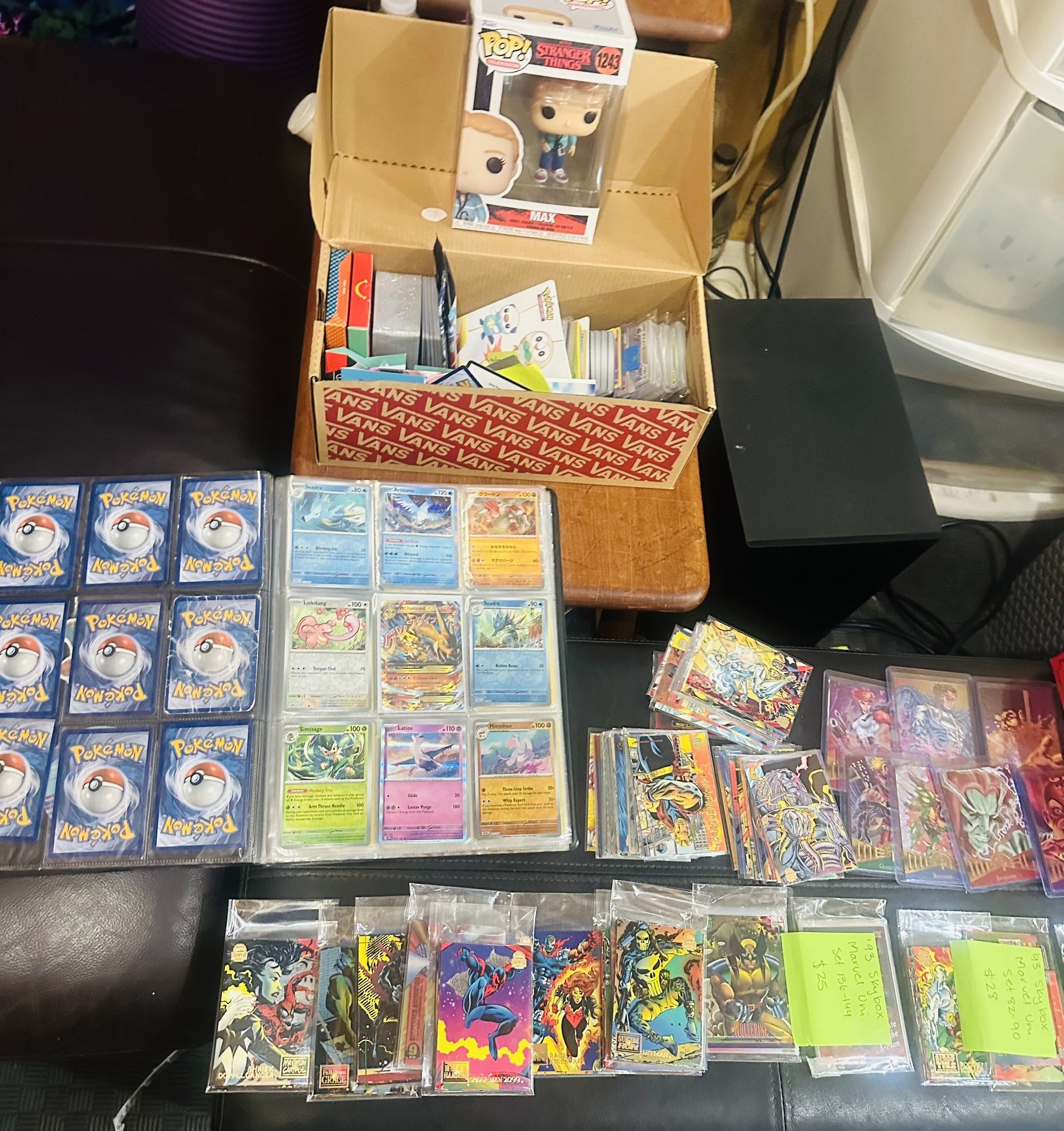 POKÉMON CARDS Vintage MARVEL, BINDER WITH CARDS & MORE 