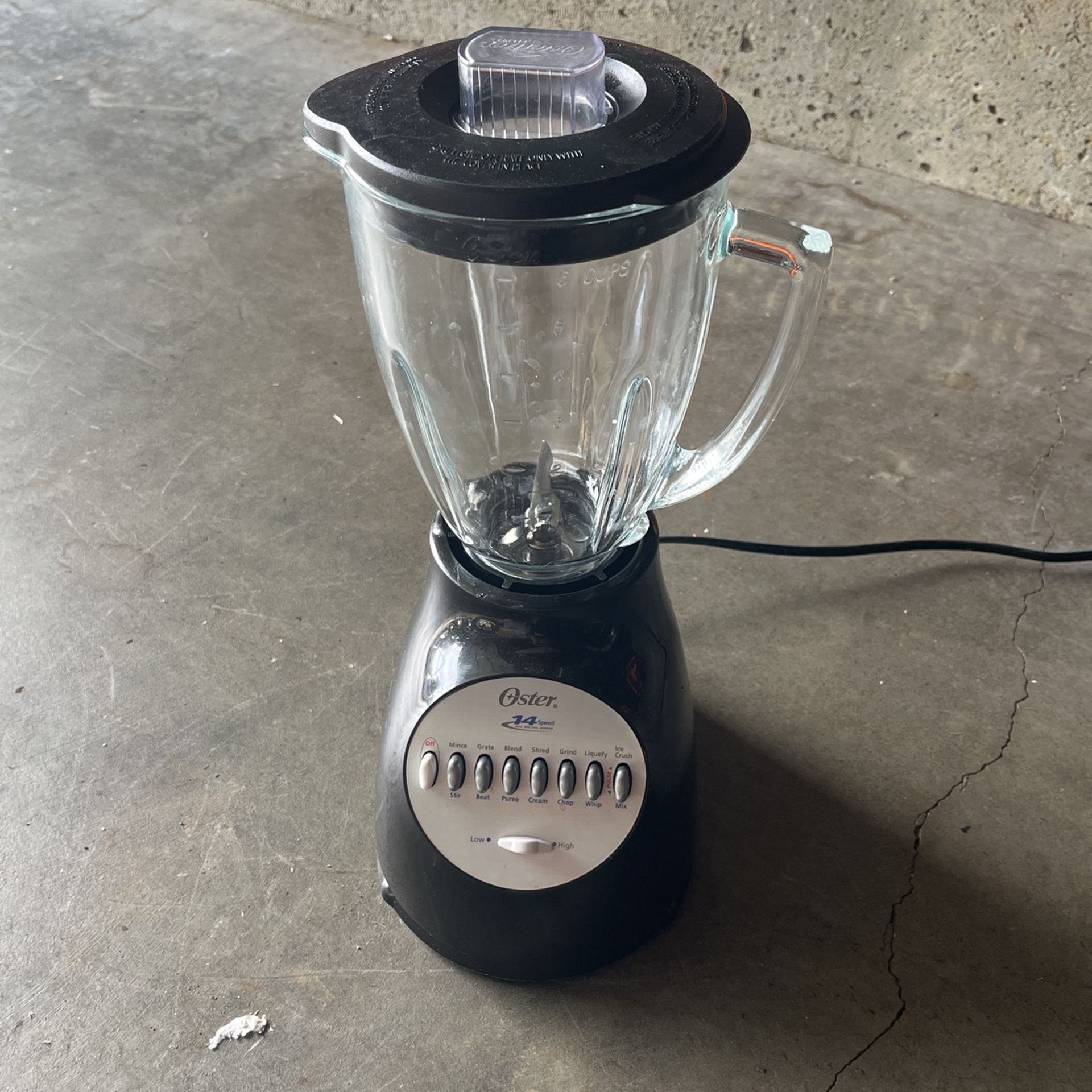 Oster BCBG08-B 6-Cup Glass Jar 8-Speed Blender - Black