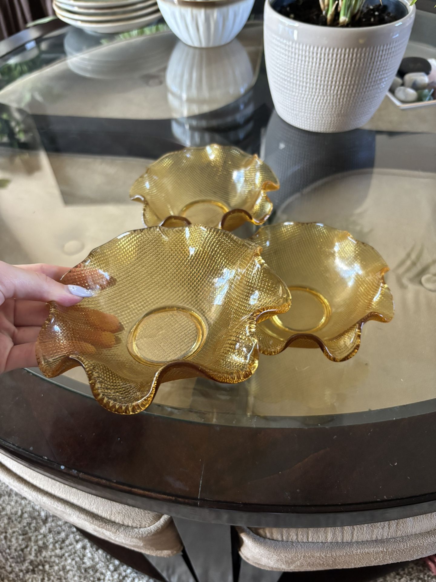 Vintage Inspired Amber Glass Ruffled Bowls – Set of 3
