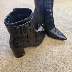 Shoe boot size 8