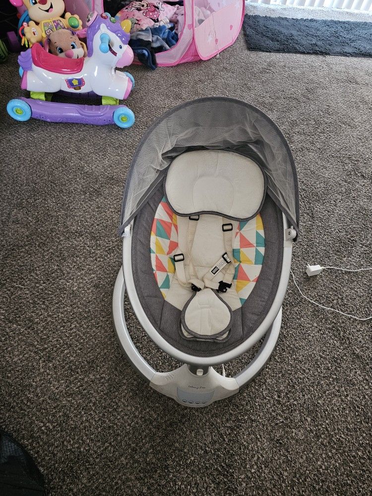 NEW SWING For Infant comes with Mosquito Net Also