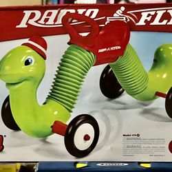 Brandnew Radio flyer Ride On!!! 
