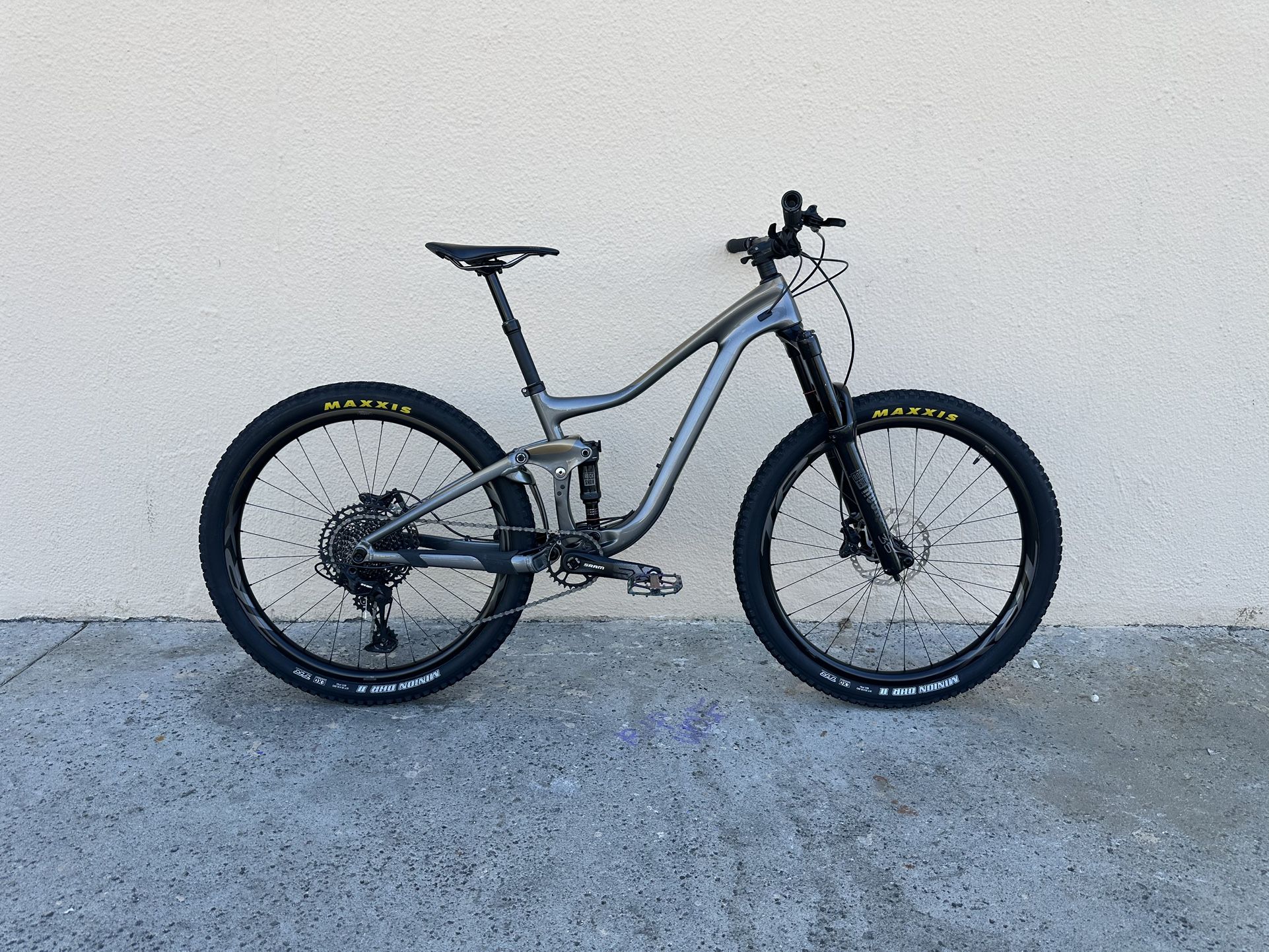 2020 Giant Trance Advanced 2 Carbon Full Suspension Mountain Bike .