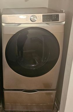 REDUCED PRICE; Samsung Energy Efficient Electric Dryer and Steamer
