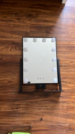 Vanity mirror
