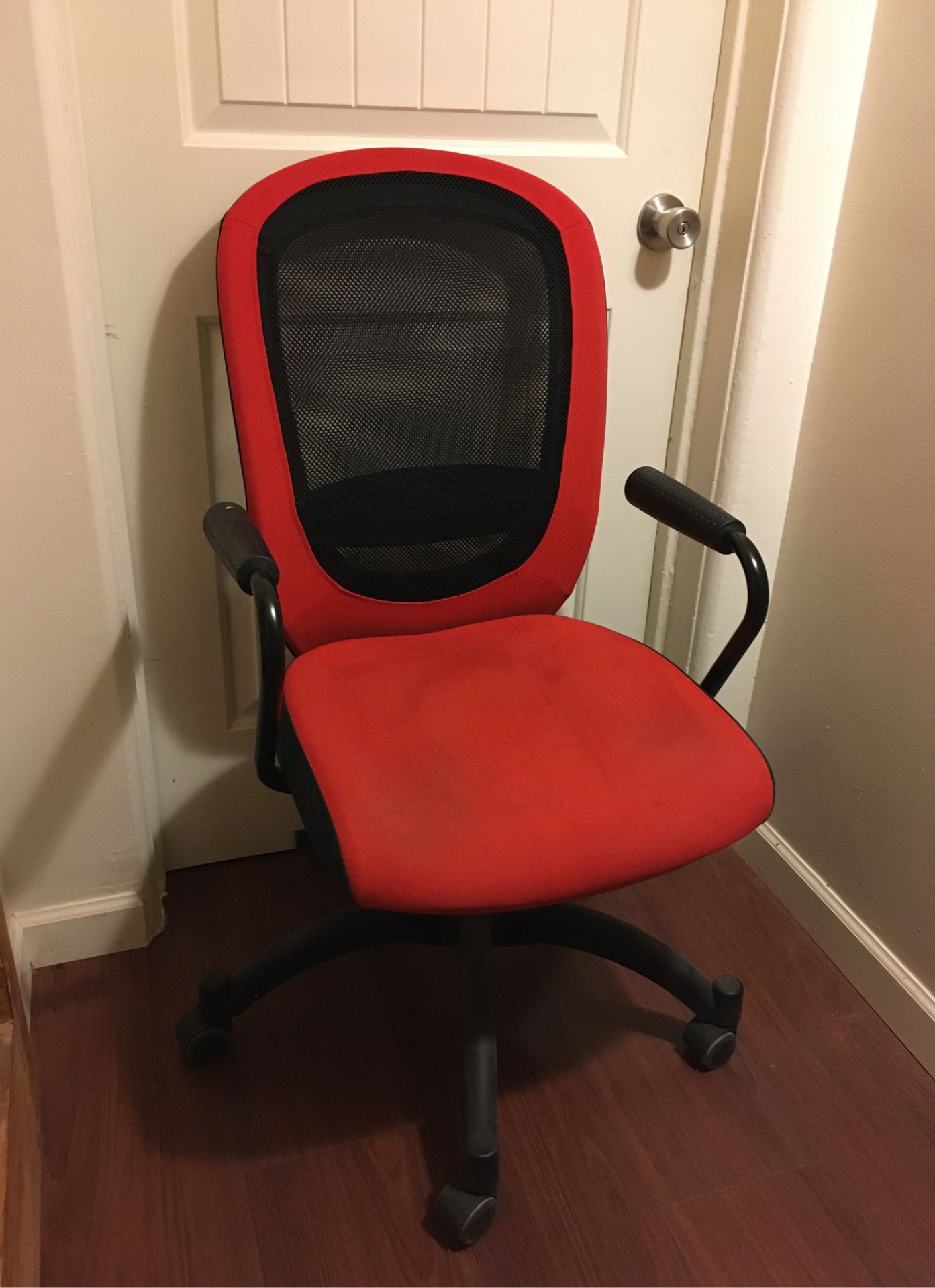 Red Desk Swivel Chair
