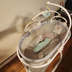 Fisher Price Bassinet 
