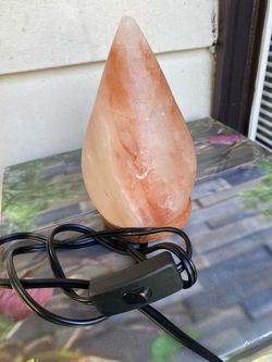 Small Himalayan Salt Rock Lamp/ Read Description