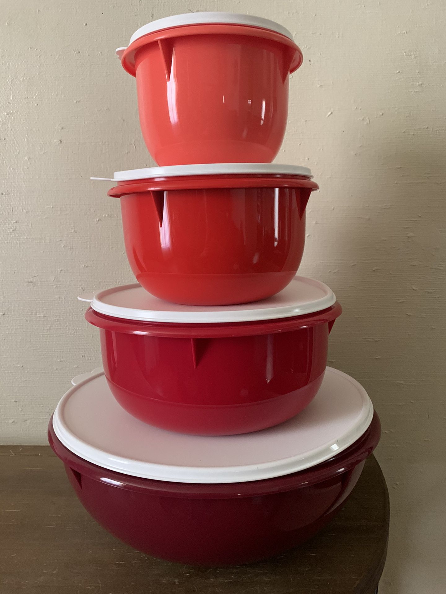Mixing bowl 4 pcs ${link removed}.tupperware. Pick up only San Jose