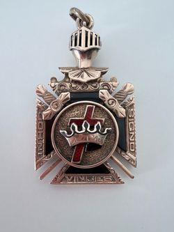 Vintage 10k Rose Gold Masonic Knights Templar fraternal Pendant necklace