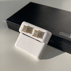 10K diamond Earrings / 10 KT Gold Earring / 10KT Real Diamonds 