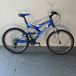 BICYCLE GIANT 24 SPEED SIZE 26 BRAND NEW