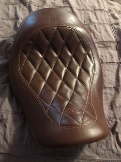 Motorcycle seat