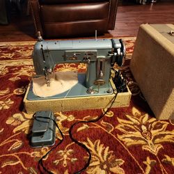Supreme Automatic Deluxe Zig Zag Sewing Machine