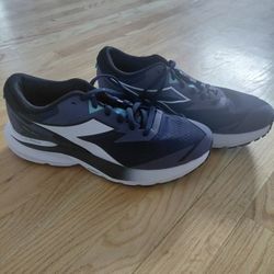 Brand New Diadora Mythos Blushield Vigore 3 Running Shoes 10.5 mens