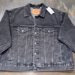 Levi's® x Jordan Type III Trucker Jacket  size: XL NEW  Pick Up Today  A twist to our Type III Trucker Jacket Cut with a cropped, boxy fit Made with b