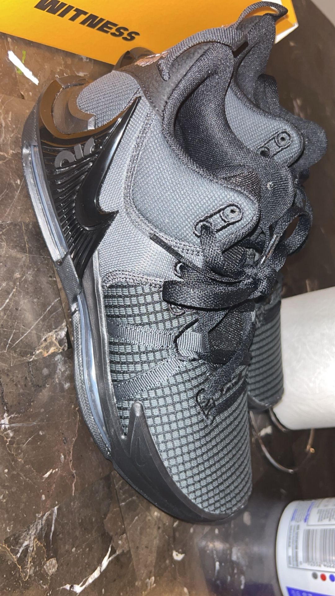 Nike Lebron Witness 7