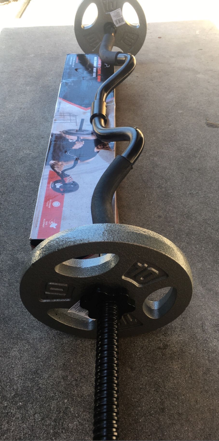 Weights Curl bar with a set of 10lb plates