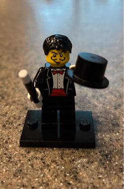 LEGO Collectible Minifigures Series 1 – Magician (8683) – 100% Complete