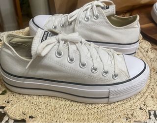 White Converse platform sneakers #platform #converse size 6 women’s used