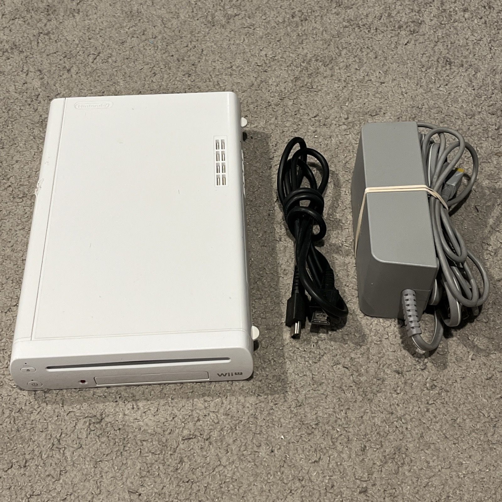 Nintendo Wii U WUP-001(02) 8GB White Replacement Console Only w/ Cords Tested