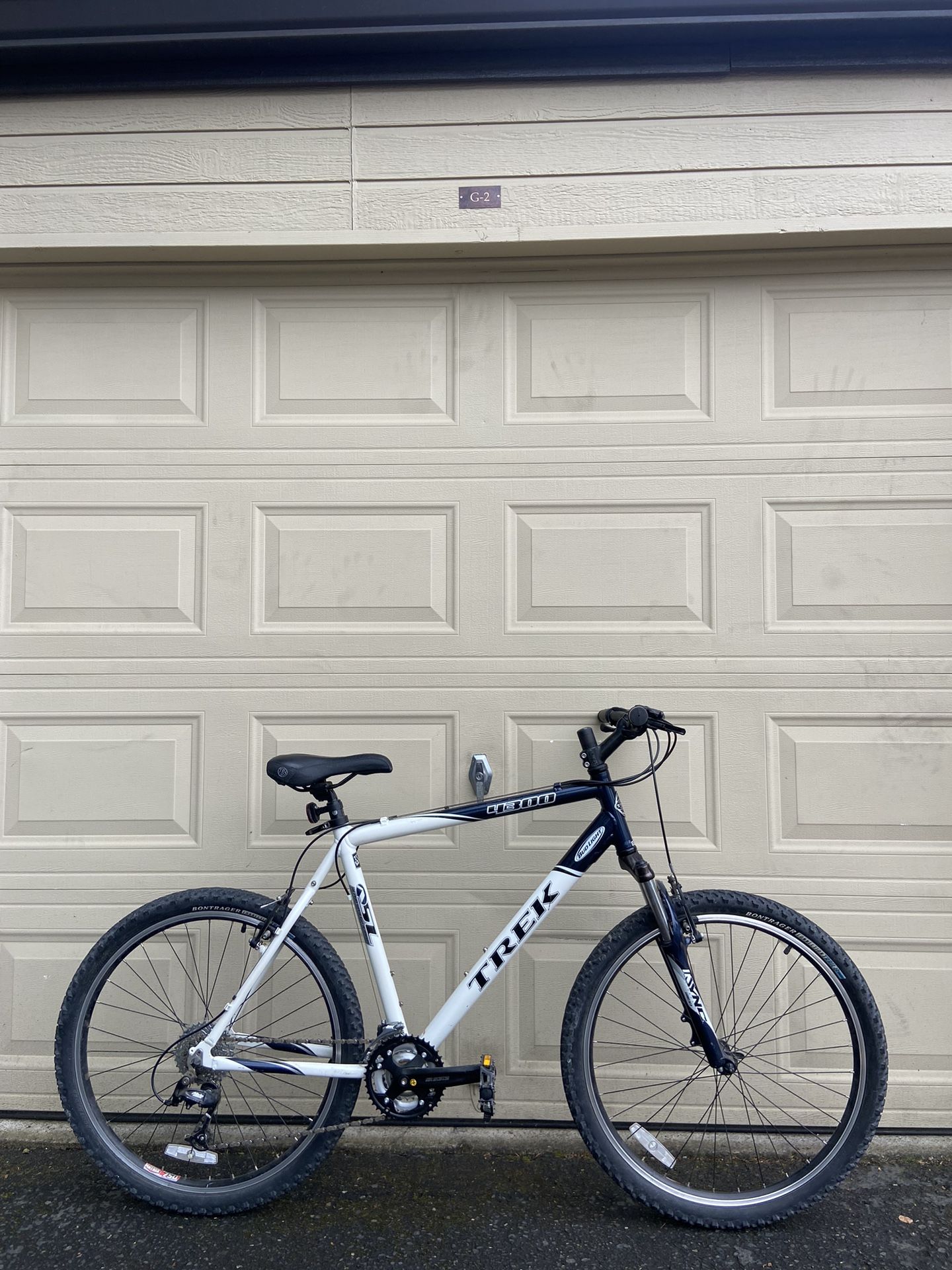 Trek 4300 Mountain Bike – 21” Frame – 26” Wheels – 24-Speed – Alpha Aluminum Bicycle