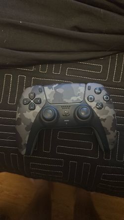 Camo Grey PS5 controller
