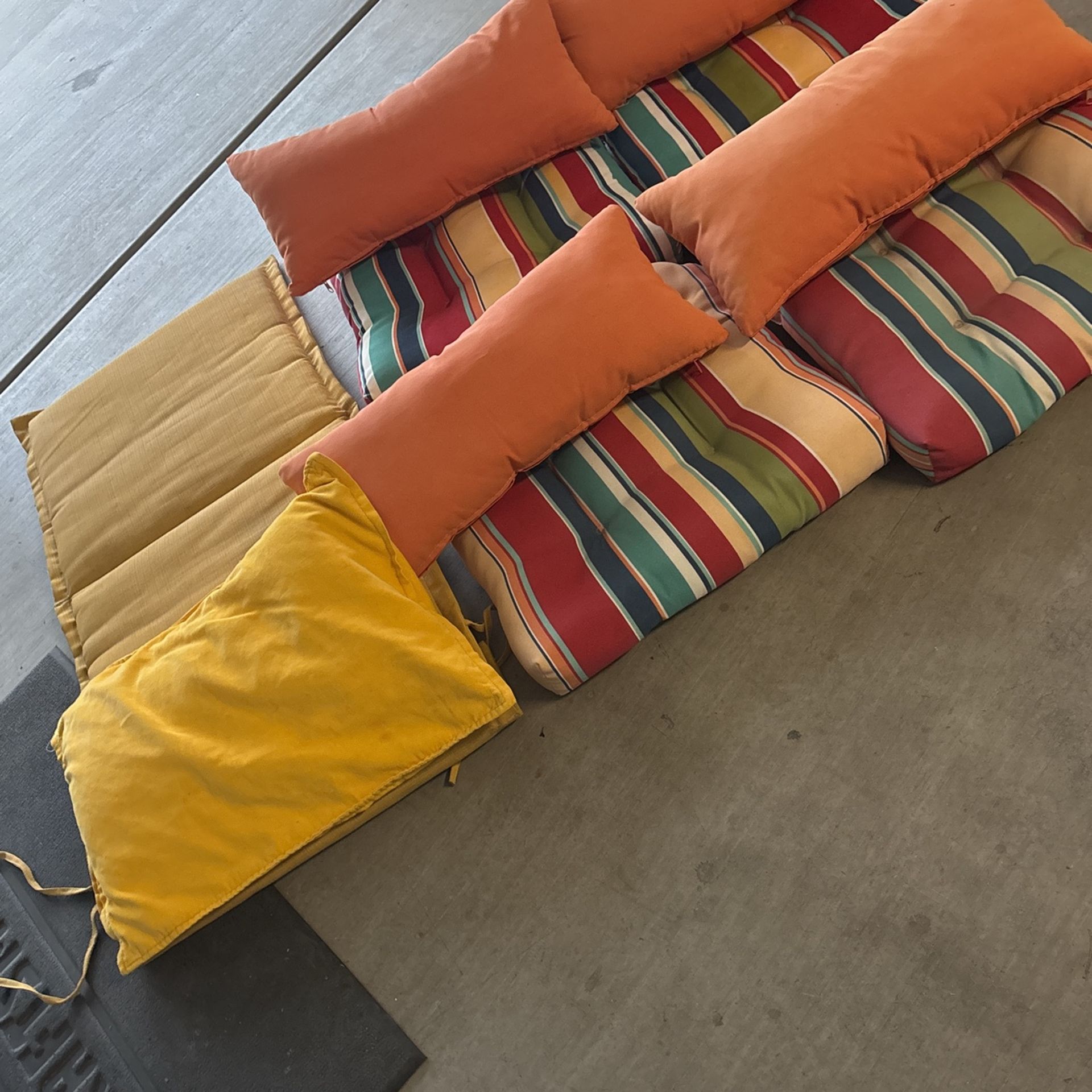 Outdoor Lawn Chair Cushions