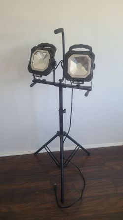 BRAUN LED Work Light with Tripod