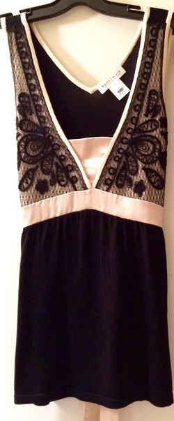 Like New White House Black Market Top Size XS (S)     