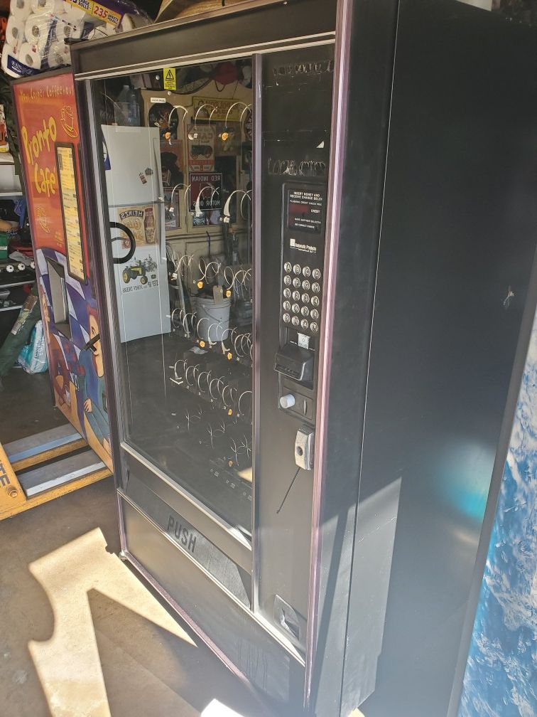 AP snack vending machine for Sale in Anaheim, CA - OfferUp