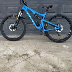 Santa Cruz 5010 Carbon Mountain Bike