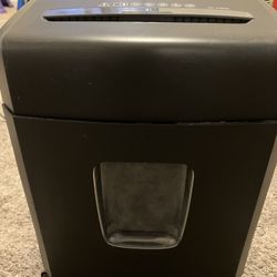 Electric paper shredder