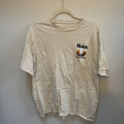 Modelo “The Fighting Spirit” Graphic Tee – Bull Rider Ranch Design 