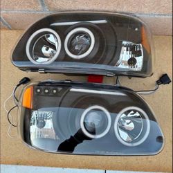 95-01 Ford Explore Headlights 