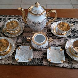 Haus Dressden 22k Gold Gilt Teacup Set W/Suacers And Matching Ashtrays 