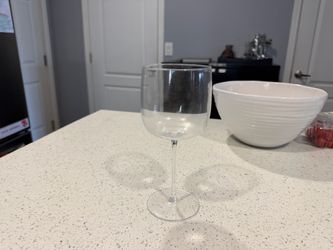 6 White Wine Glasses