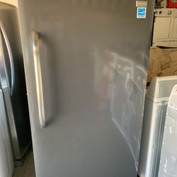 Frigidaire Freezer 18 cu..ft stainless steel