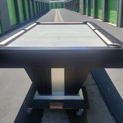 Pool Table Luxury ( Free Delivery & Set Up ) 