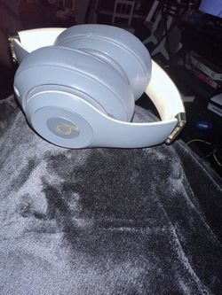 Beats Grey Wireless Headphones