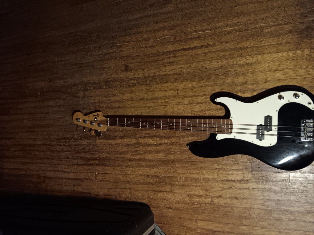 Fender P Bass Squire