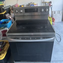 LG OVEN W/ Built In Air Fryer Mode 2020