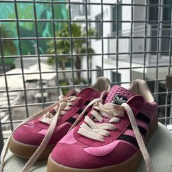 adidas gazelle silver green womens Adidas x Gucci Women's Gazelle Pink Velvet Low Top Sneakers