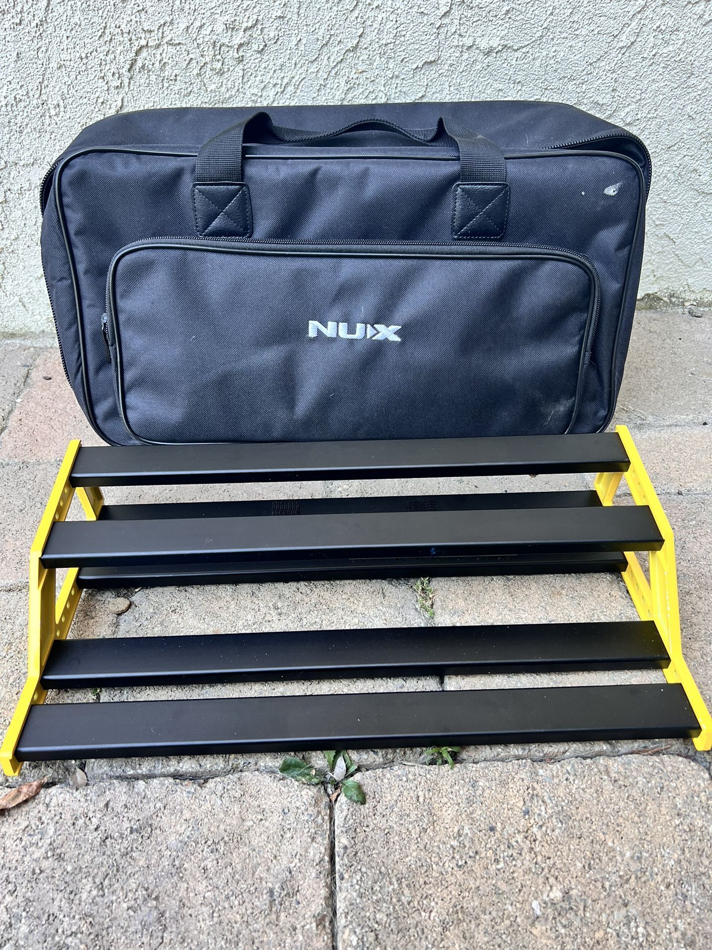 NUX Bumblebee Guitar Pedal Board (Medium Size) with Carry Bag