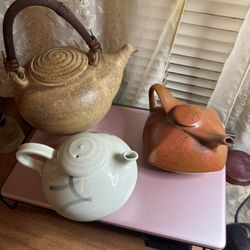 5 Different Styles Teapots 