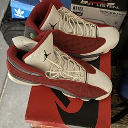 Size 9 1/2 jordan 13