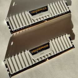CORSAIR VENGEANCE LPX DDR4 16GB 3200MHz