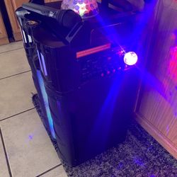 Karaoke machine with wireless mic